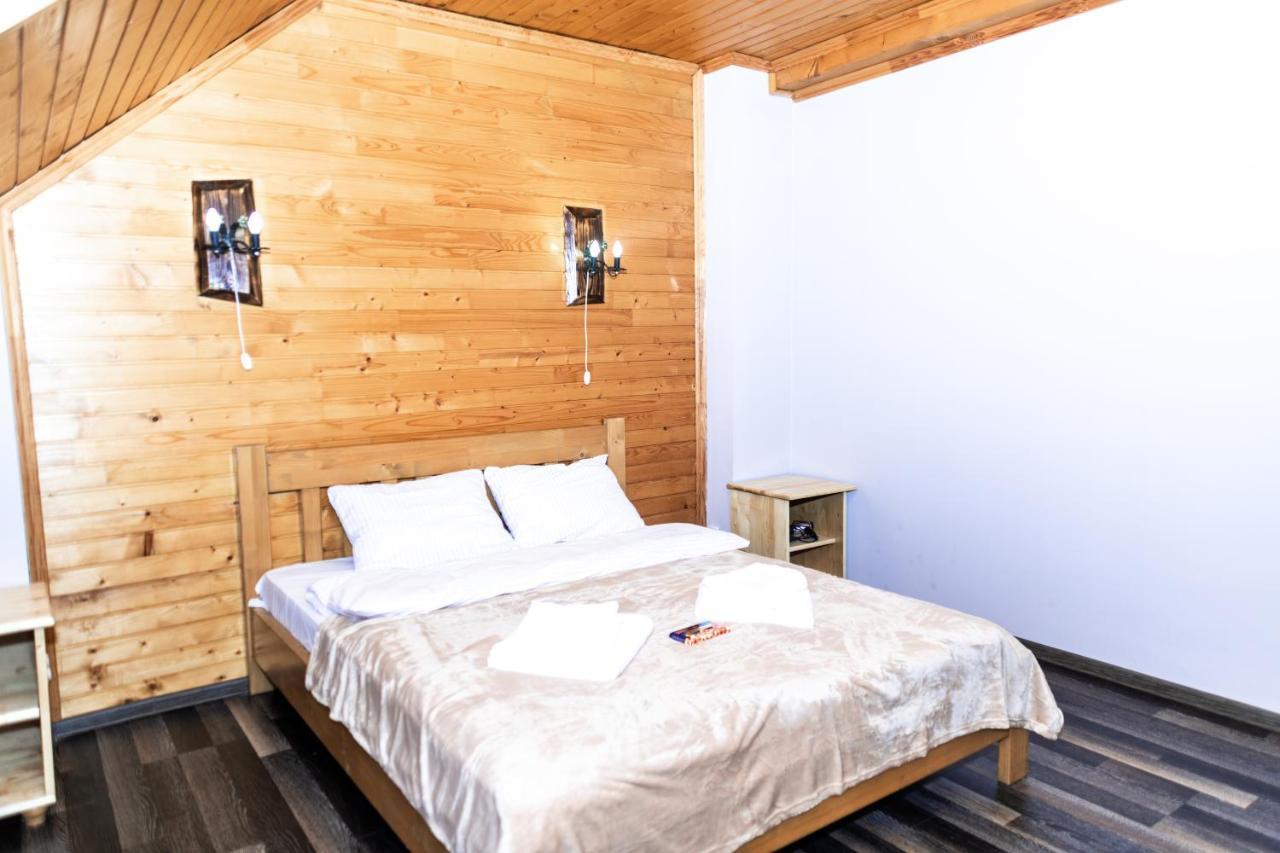 Wood House Hotel Pilipets Bagian luar foto
