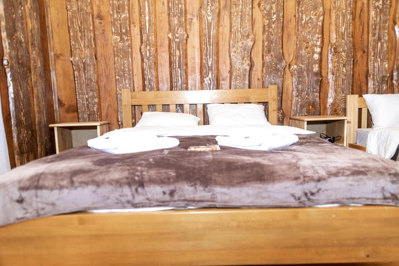 Wood House Hotel Pilipets Bagian luar foto