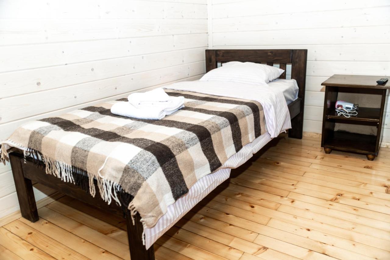 Wood House Hotel Pilipets Bagian luar foto