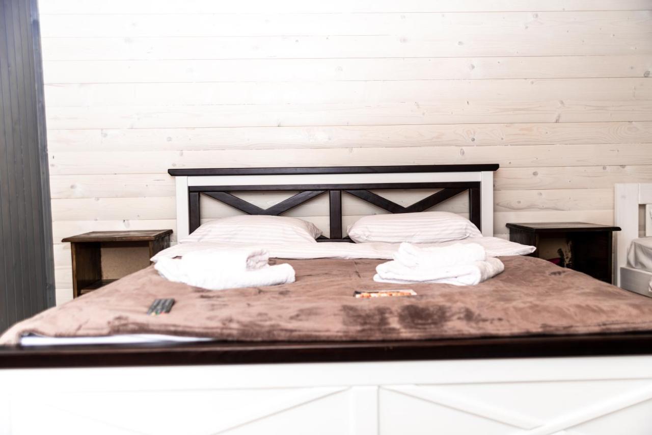 Wood House Hotel Pilipets Bagian luar foto