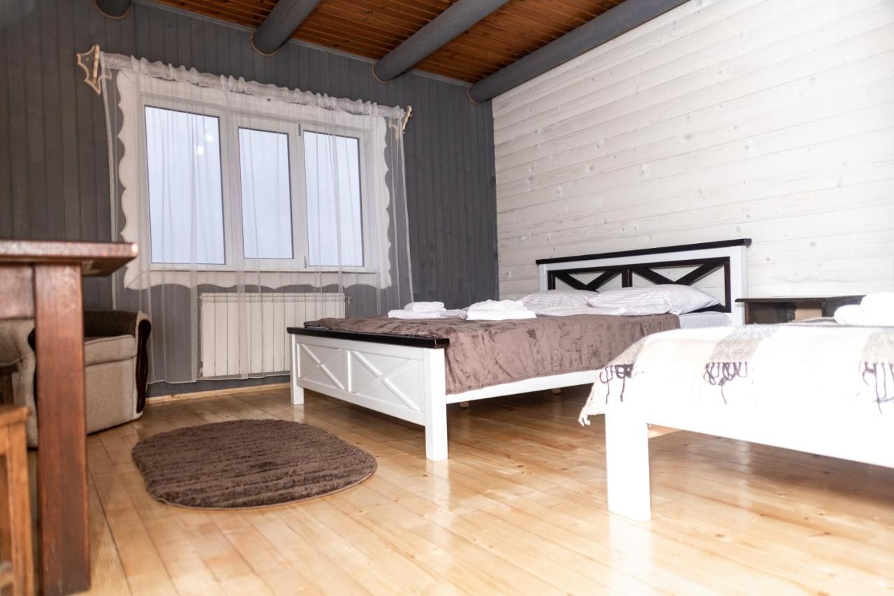 Wood House Hotel Pilipets Bagian luar foto