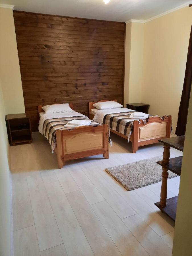 Wood House Hotel Pilipets Bagian luar foto
